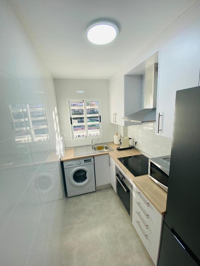 Amplio Apartamento Con Vistas Al Mar, Parking Y Wifi Alicante Bagian luar foto