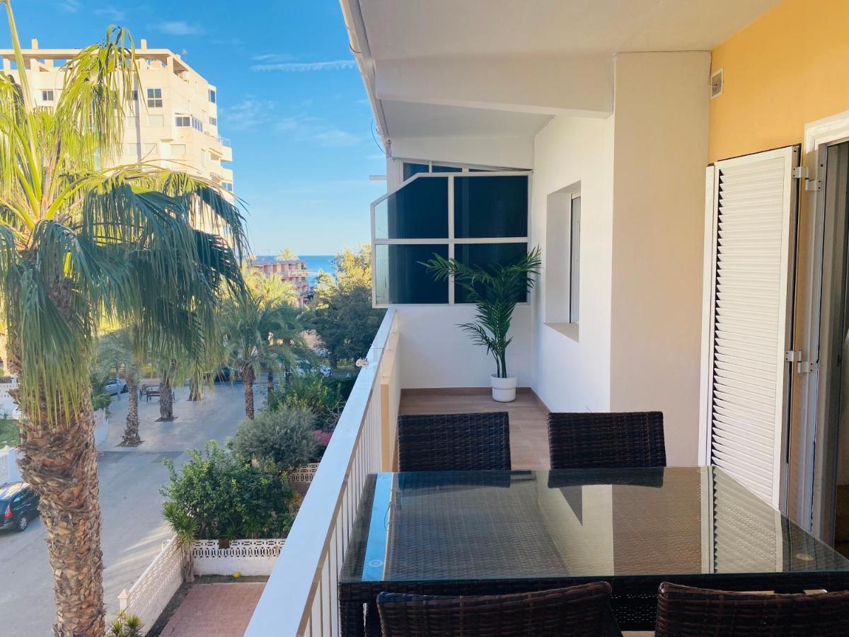 Amplio Apartamento Con Vistas Al Mar, Parking Y Wifi Alicante Bagian luar foto
